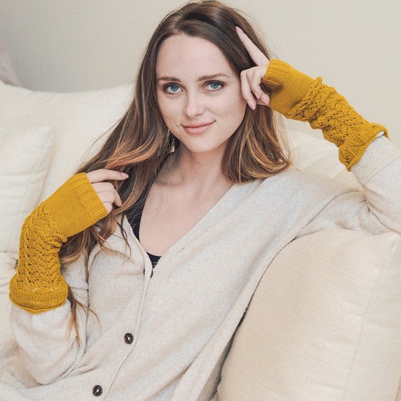 Mustard Thumb Cut Out Gloves - Picture 1 of 3